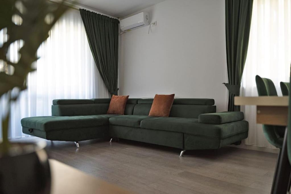 Eliza'S Apartment By Oasis Homes Oradea Exterior foto
