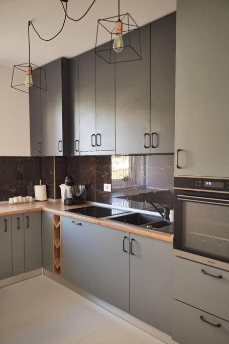 Eliza'S Apartment By Oasis Homes Oradea Exterior foto
